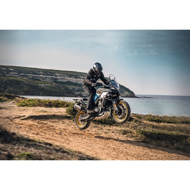 800mt-touring(2).jpg